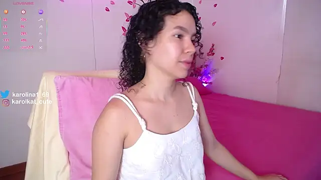 Karolina 1 online show from October 2025 01:43:02 PM