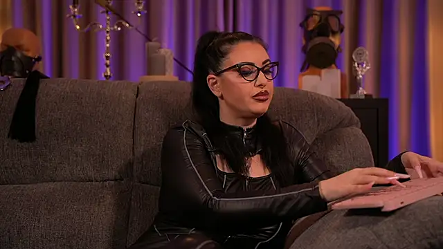 Snapshot of kelly_kent chatting on March 2025 12:10:01 AM kelly kent online show from March 2025 12:10:01 AM