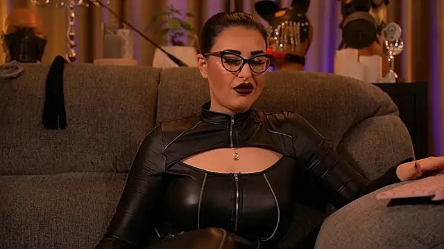 Snapshot of kelly_kent chatting on October 2025 11:37:01 PM kelly kent online show from October 2025 11:37:01 PM