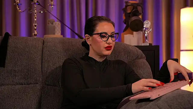 Snapshot of kelly_kent chatting on February 2025 01:56:01 AM kelly kent online show from February 2025 01:56:01 AM