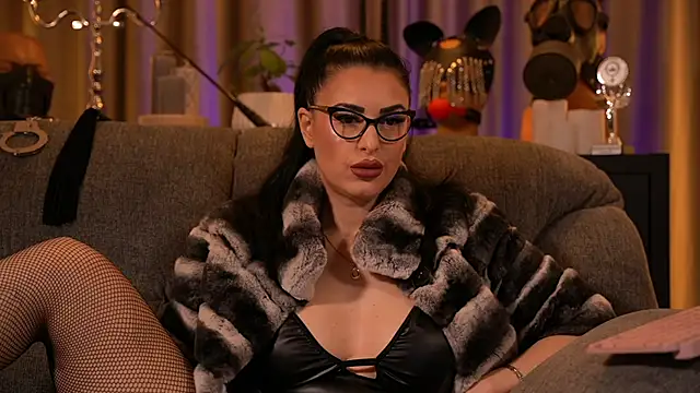 kelly kent online show from November 2025 12:25:01 AM