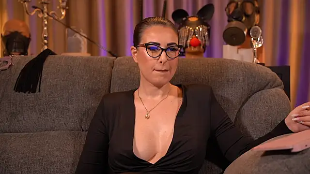 kelly kent online show from December 2025 12:02:01 AM