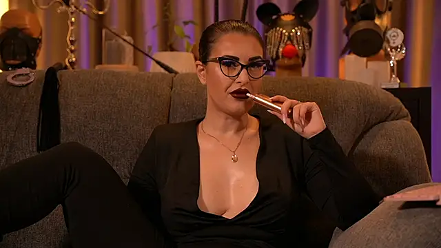 kelly kent online show from November 2025 11:38:02 PM