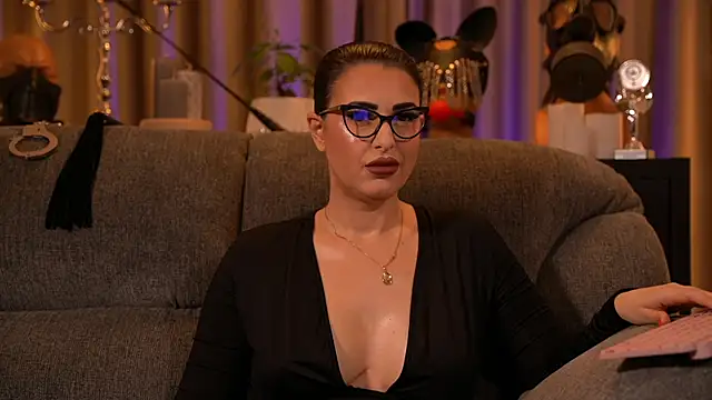 kelly kent online show from November 2025 12:27:02 AM