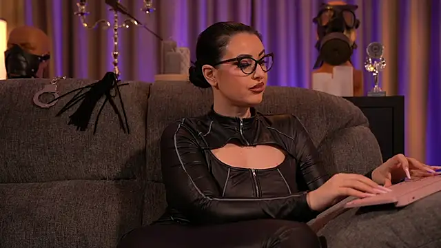 Snapshot of kelly_kent chatting on March 2025 06:28:02 AM kelly kent online show from March 2025 06:28:02 AM