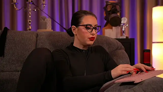 Snapshot of kelly_kent chatting on February 2025 10:55:01 PM kelly kent online show from February 2025 10:55:01 PM