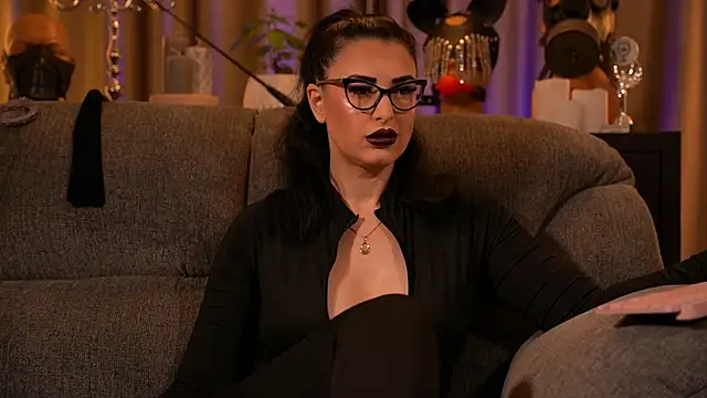 kelly kent online show from October 2025 12:33:02 AM