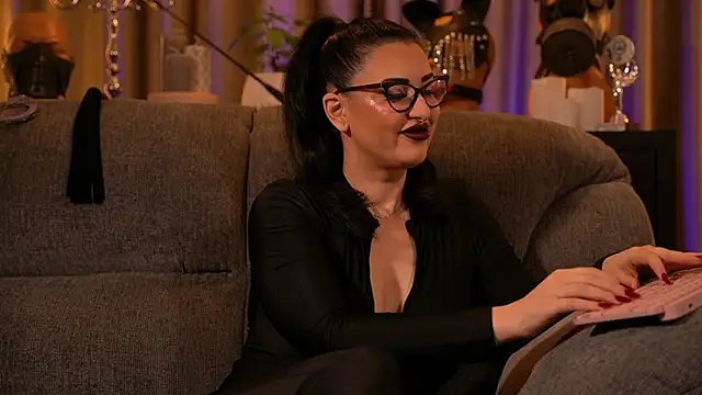 kelly kent online show from October 2025 11:16:02 PM