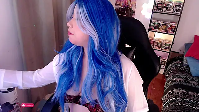 Emmy Ruiz online show from December 2025 12:43:01 AM