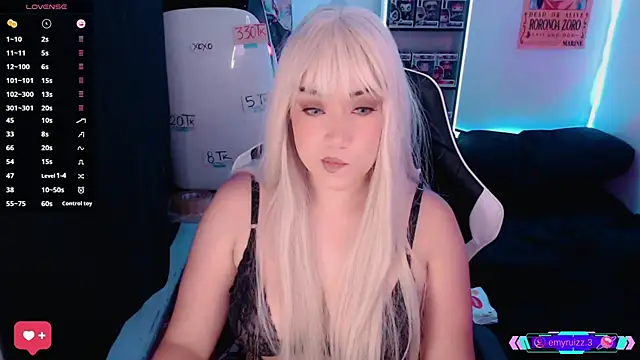 Snapshot of Emmy_Ruiz chatting on March 2025 10:21:01 PM Emmy Ruiz online show from March 2025 10:21:01 PM