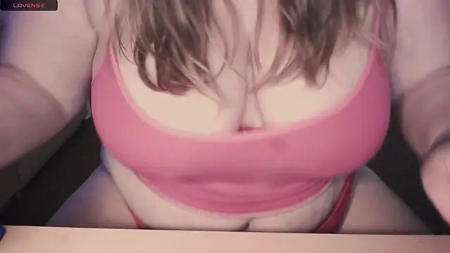 Snapshot of Europeankitty chatting on September 2025 07:35:02 PM Europeankitty online show from September 2025 07:35:02 PM