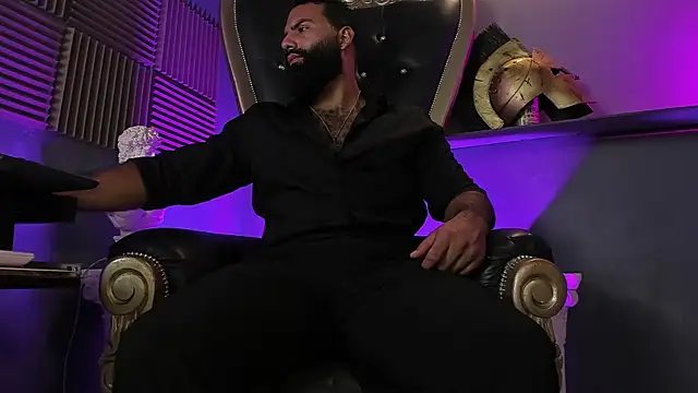 Snapshot of BeardAndrew chatting on November 2025 03:00:02 AM BeardAndrew online show from November 2025 03:00:02 AM