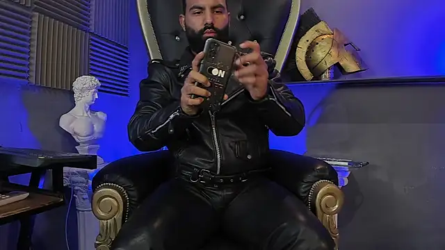 Snapshot of BeardAndrew chatting on November 2025 04:05:02 AM BeardAndrew online show from November 2025 04:05:02 AM