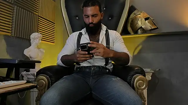 Snapshot of BeardAndrew chatting on November 2025 05:22:02 AM BeardAndrew online show from November 2025 05:22:02 AM