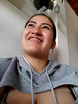 Snapshot of francesca_baker1007 chatting on March 2025 10:15:02 PM francesca baker1007 online show from March 2025 10:15:02 PM