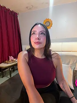 Freyja soh online show from April 2026 09:33:02 PM