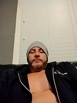 Snapshot of ShaneJames11 chatting on February 2025 12:28:01 AM ShaneJames11 online show from February 2025 12:28:01 AM