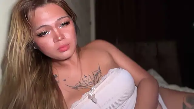 Claire Brooke online show from December 2025 02:08:02 PM