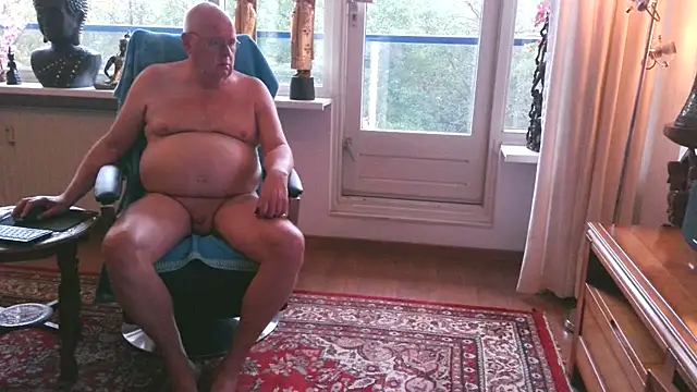 Snapshot of Exhib070 chatting on November 2025 10:19:02 AM Exhib070 online show from November 2025 10:19:02 AM