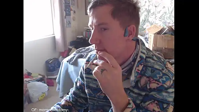 MormonPineapples online show from November 2025 06:22:01 PM