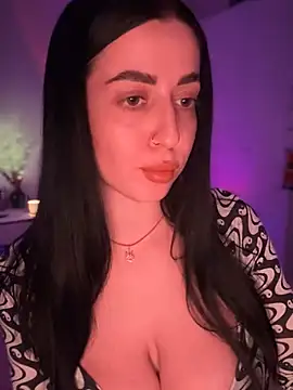 Snapshot of Emylia chatting on January 2025 11:30:01 PM Emylia online show from January 2025 11:30:01 PM