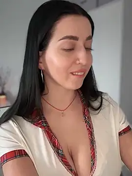 Snapshot of Emylia chatting on January 2025 03:50:01 PM Emylia online show from January 2025 03:50:01 PM