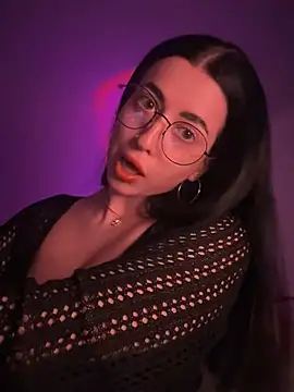 Snapshot of Emylia chatting on February 2025 11:37:01 PM Emylia online show from February 2025 11:37:01 PM