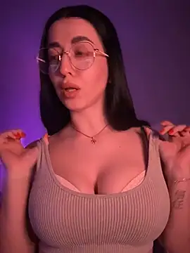 Snapshot of Emylia chatting on February 2025 01:34:01 AM Emylia online show from February 2025 01:34:01 AM