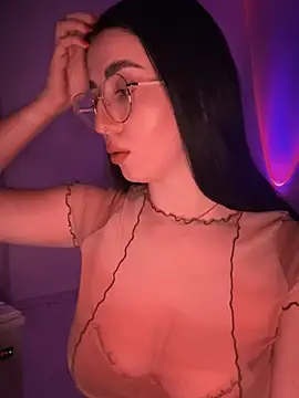 Snapshot of Emylia chatting on February 2025 11:53:01 PM Emylia online show from February 2025 11:53:01 PM