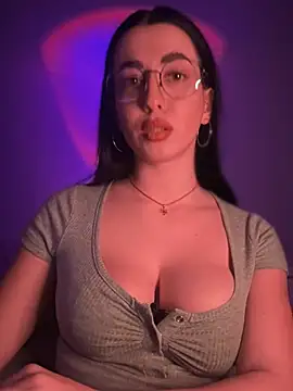 Snapshot of Emylia chatting on February 2025 07:30:02 PM Emylia online show from February 2025 07:30:02 PM