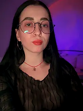 Snapshot of Emylia chatting on November 2025 09:07:01 PM Emylia online show from November 2025 09:07:01 PM