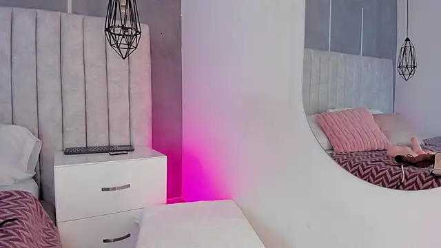 my friends mom online show from April 2026 11:36:01 AM