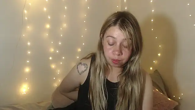 SweetSofty online show from April 2026 10:52:02 PM