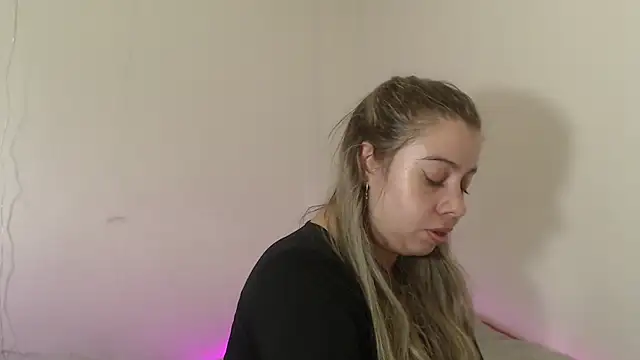 SweetSofty online show from October 2025 09:47:01 PM