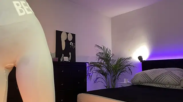 spottyyy online show from March 2025 06:53:02 PM