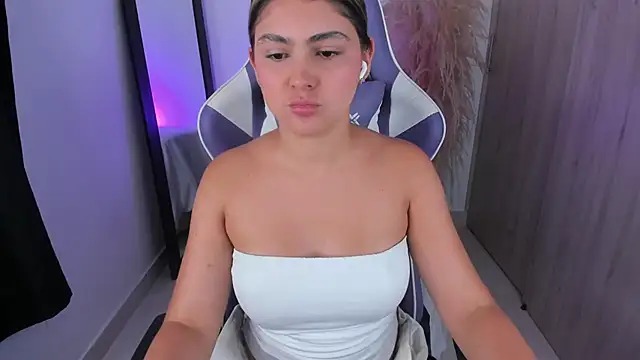 sofia henaok online show from February 2026 01:48:02 AM