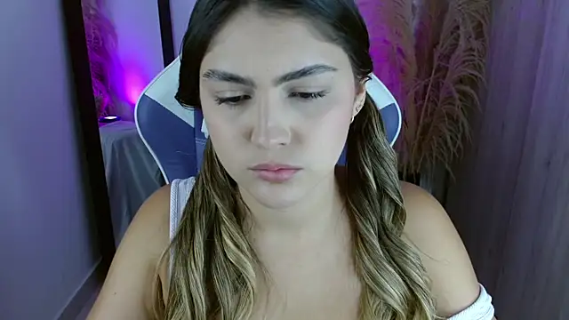 sofia henaok online show from November 2025 10:10:01 PM