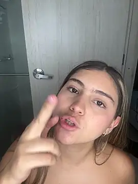sofia henaok online show from March 2026 01:57:01 AM