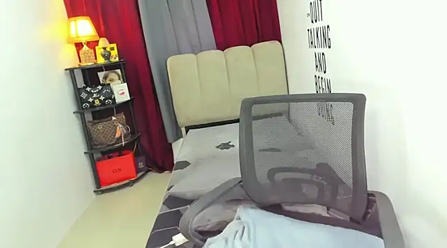 Snapshot of Trixie_Mattel21 chatting on January 2025 05:22:01 AM Trixie Mattel21 online show from January 2025 05:22:01 AM