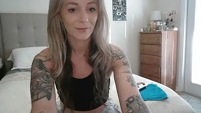 Snapshot of Heyitsmee33 chatting on November 2025 12:41:01 PM Heyitsmee33 online show from November 2025 12:41:01 PM