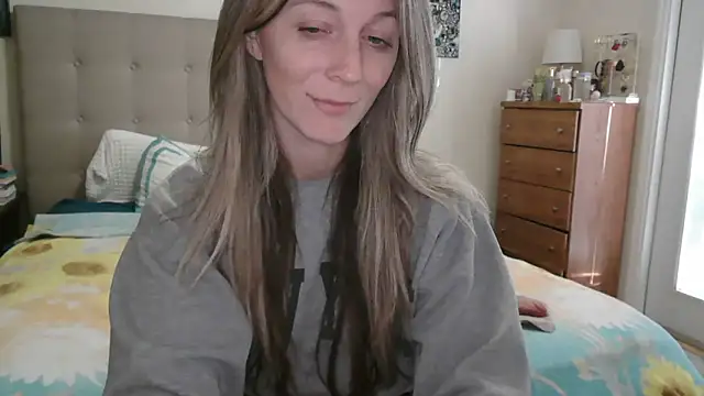 Heyitsmee33 online show from February 2026 12:25:02 PM
