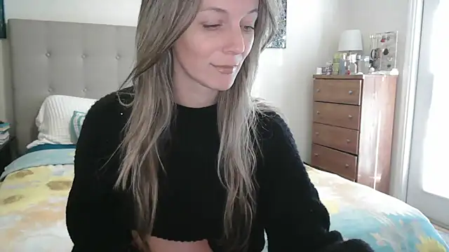 Heyitsmee33 online show from February 2026 12:48:02 PM