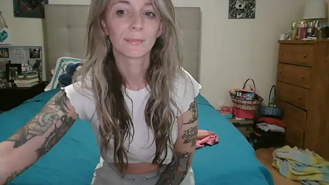 Heyitsmee33 online show from April 2026 09:59:02 AM