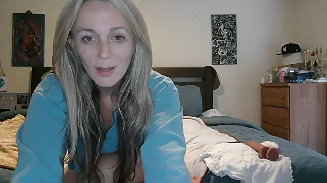 Snapshot of Heyitsmee33 chatting on July 2026 10:35:02 PM Heyitsmee33 online show from July 2026 10:35:02 PM