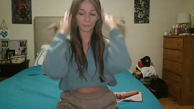 Heyitsmee33 online show from April 2026 10:00:02 AM