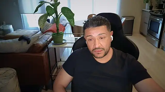 HungandThickLatin online show from October 2025 12:32:02 AM