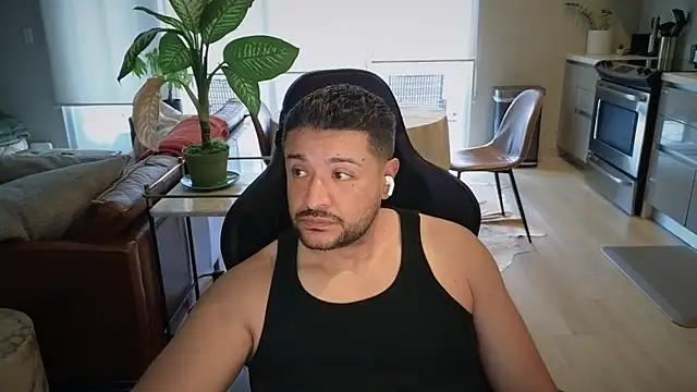 HungandThickLatin online show from November 2025 04:02:02 PM