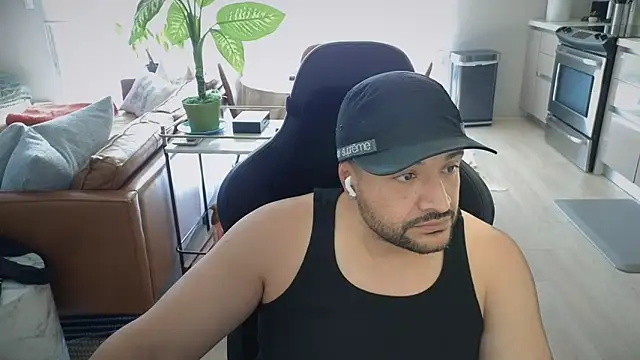 HungandThickLatin online show from November 2025 10:21:01 PM