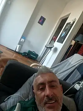 Snapshot of cuci45 chatting on February 2026 03:01:01 PM cuci45 online show from February 2026 03:01:01 PM