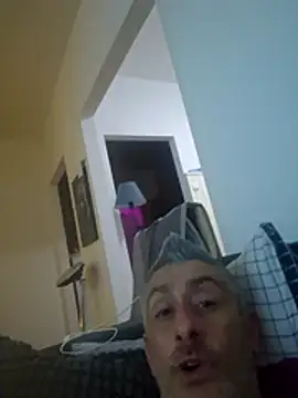 Snapshot of cuci45 chatting on January 2026 11:00:02 PM cuci45 online show from January 2026 11:00:02 PM